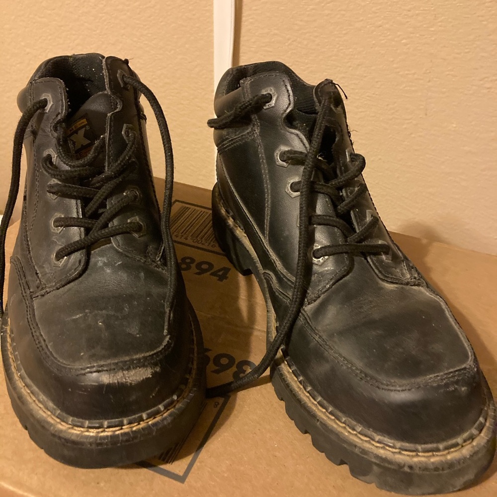 Shoes - Picture 4 of 4